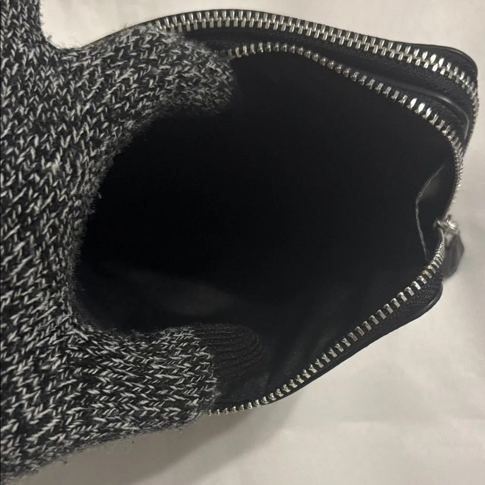 Coach Double Corner Zip Signature Wristlet Black EUC